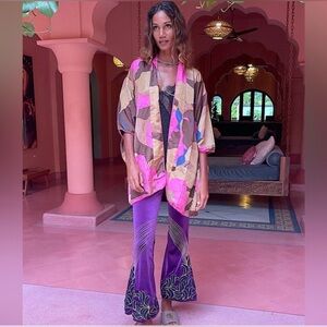 Chasing Unicorns Groove is in the Heart Silk Kimono